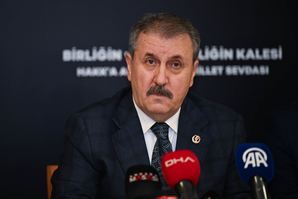 Büyük Birlik Partisi (BBP) Genel Başkanı Mustafa Destici, Kağıthane Hamidiye Sosyal Tesisleri'nde...