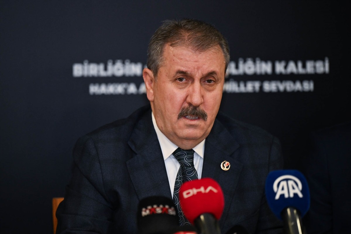 Büyük Birlik Partisi (BBP) Genel Başkanı Mustafa Destici, Kağıthane Hamidiye Sosyal Tesisleri'nde...