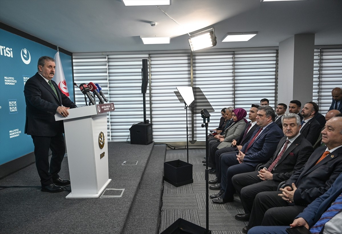 Büyük Birlik Partisi (BBP) Genel Başkanı Mustafa Destici, partisinin genel merkezinde basın...