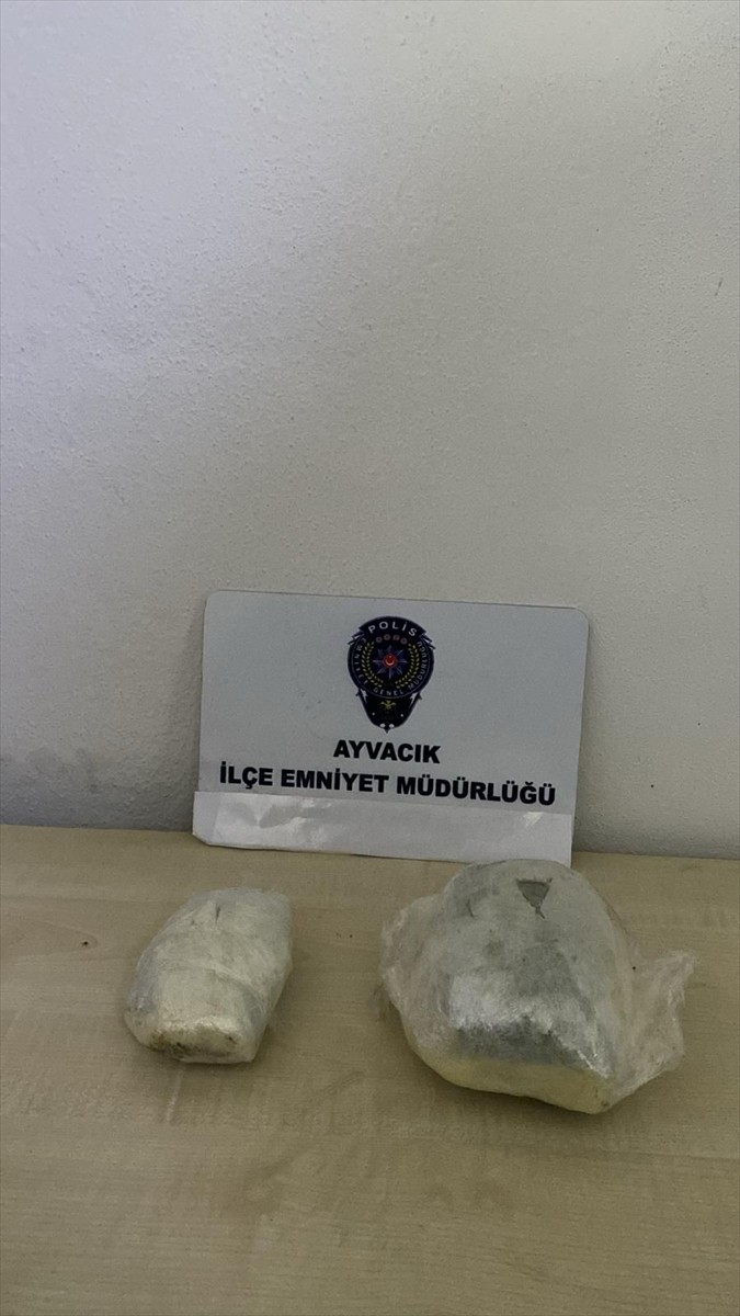 Çanakkale'de polisin düzenlediği uyuşturucu operasyonunda yakalanan 4 zanlı tutuklandı. Yapılan...