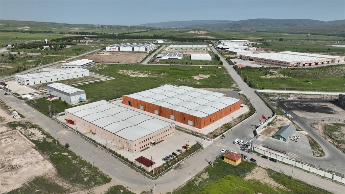 Çankırı'nın Çerkeş ilçesinde eskiden çöplük olarak kullanılan alan, bugün yılda 100 milyon dolar...