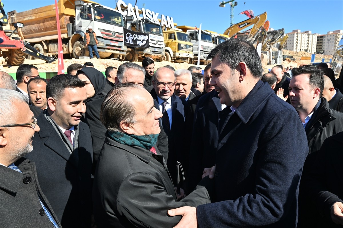 Çevre, Şehircilik ve İklim Değişikliği Bakanı Murat Kurum, Gaziantep'te "Güneyşehir 1360 Konut ve...