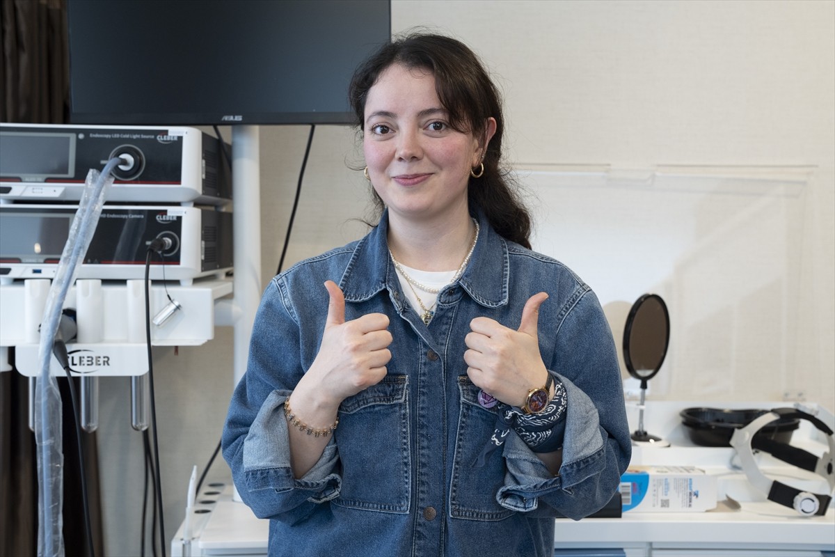 Çocukluk çağında geçirdiği ateşli hastalık nedeniyle uzun yıllardır işitme problemiyle mücadele...