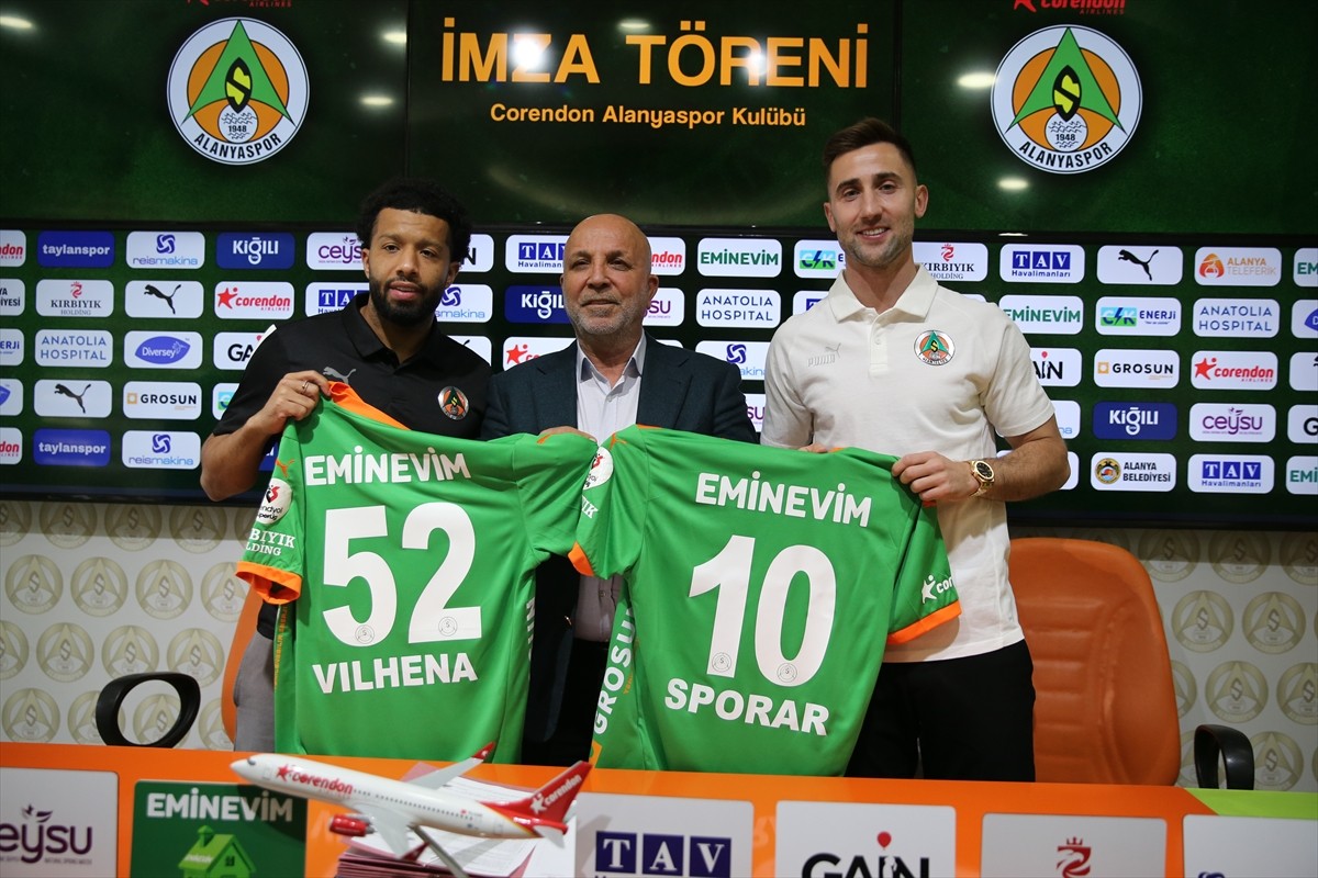 Corendon Alanyaspor, ara transfer döneminde kadrosuna kattığı 5 oyuncu ile sözleşme imzaladı....