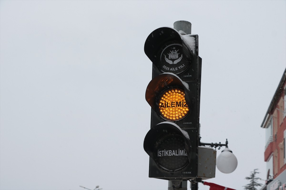 Cumhurbaşkanı Recep Tayyip Erdoğan'ın 2025'i "Aile Yılı" ilan etmesinin ardından Yozgat'ta trafik...