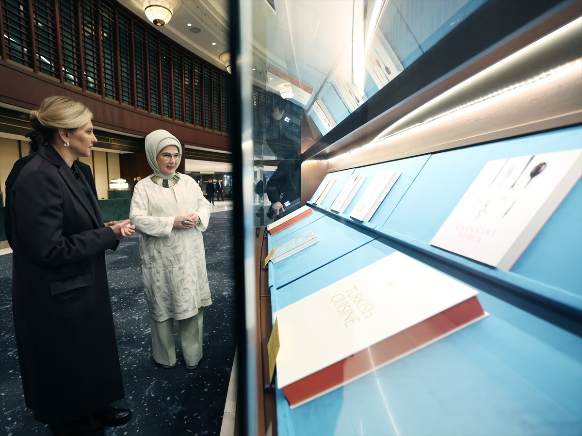 Cumhurbaşkanı Recep Tayyip Erdoğan'ın eşi Emine Erdoğan, Türkiye'ye resmi ziyaret gerçekleştiren...