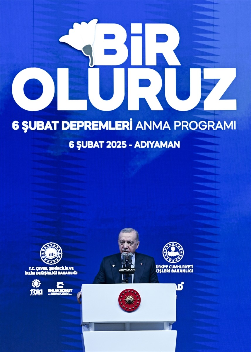 Cumhurbaşkanı Recep Tayyip Erdoğan, Adıyaman Gençlik ve Spor Müdürlüğü Spor Salonu'nda, 'Bir...