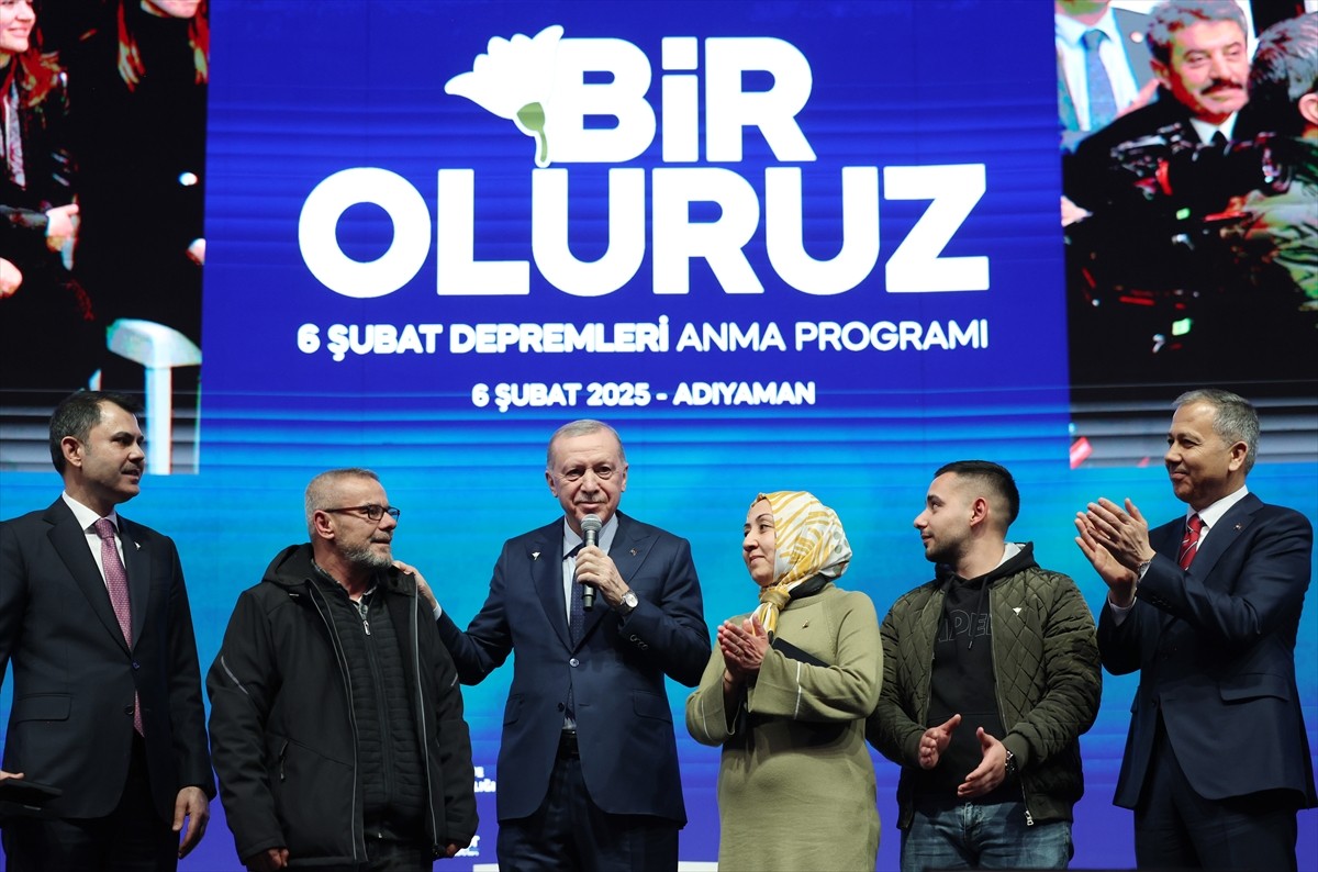 Cumhurbaşkanı Recep Tayyip Erdoğan, Adıyaman Gençlik ve Spor Müdürlüğü Spor Salonu'nda düzenlenen...