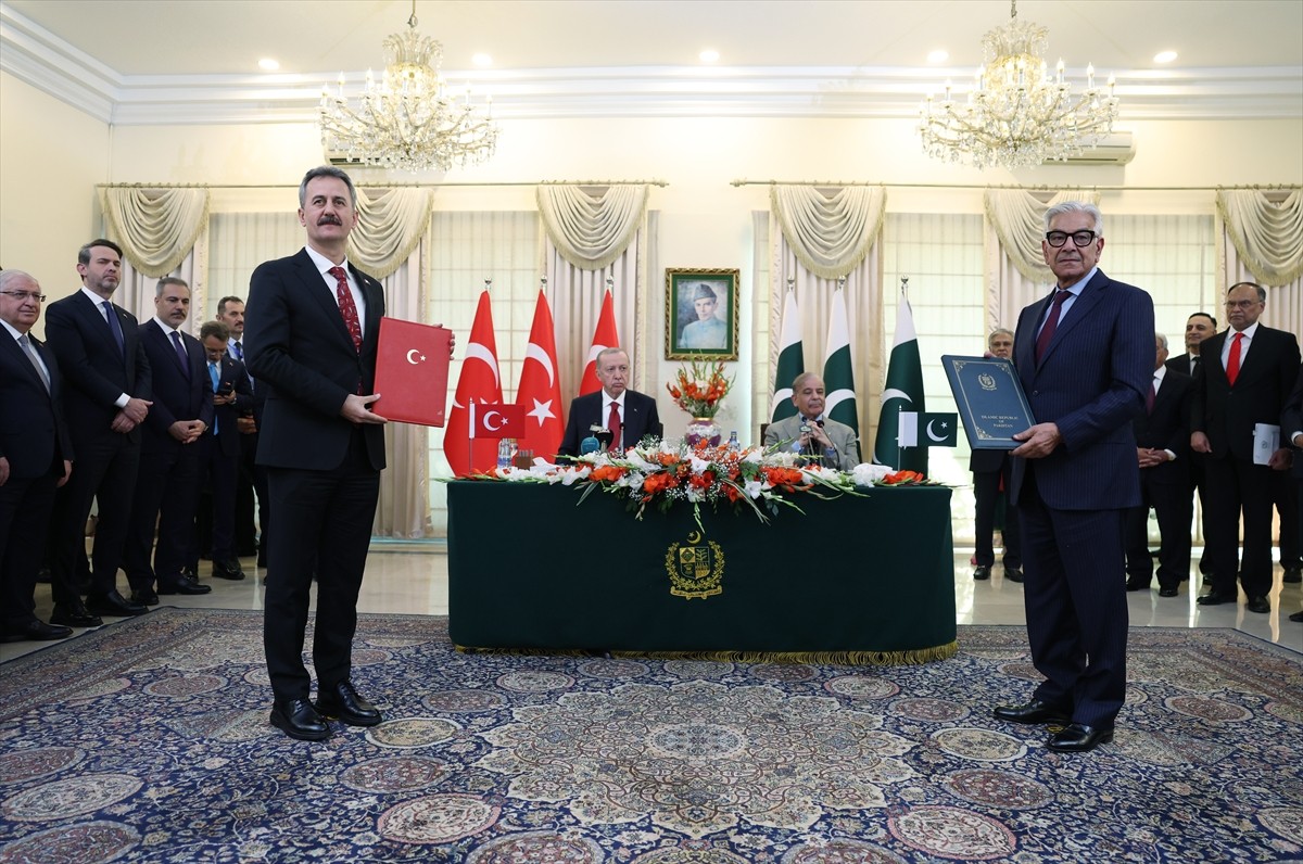 Cumhurbaşkanı Recep Tayyip Erdoğan ile Pakistan Başbakanı Şahbaz Şerif, "Stratejik Ortaklığın...