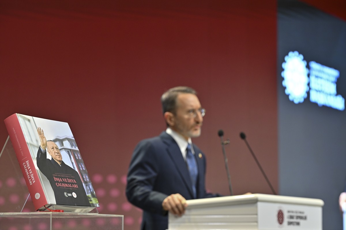 Cumhurbaşkanlığı İletişim Başkanı Fahrettin Altun ile Çevre, Şehircilik ve İklim Değişikliği...