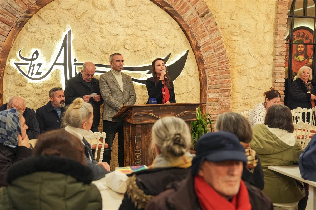 DEM Parti Eş Genel Başkanı Tülay Hatimoğulları, Küçükçekmece'deki Garip Dede Dergahı Vakfında...