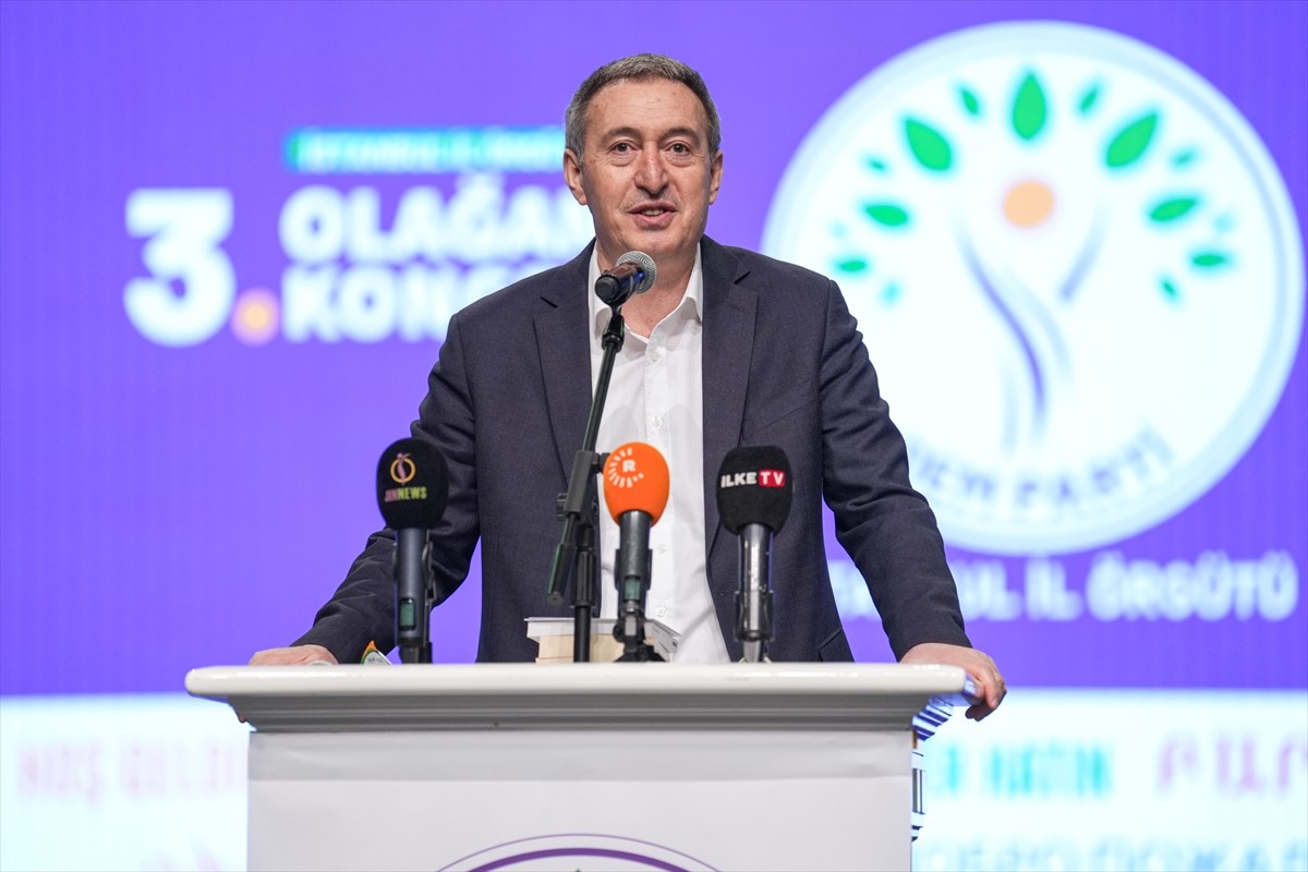 DEM Parti Eş Genel Başkanı Tuncer Bakırhan, partisinin Küçükçekmece Yahya Kemal Beyatlı Gösteri...