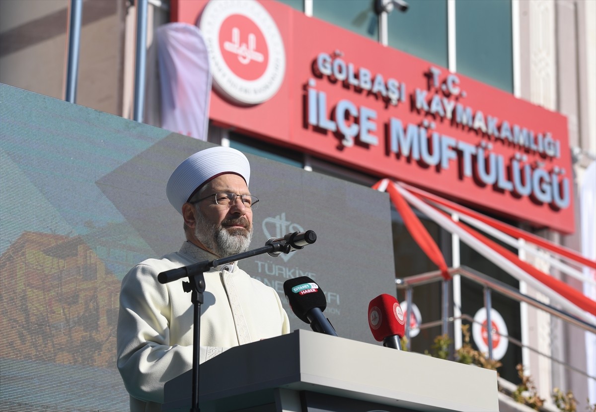 Diyanet İşleri Başkanı Ali Erbaş, Gölbaşı İlçe Müftülüğü tarafından yapılan "Aile ve Dini...