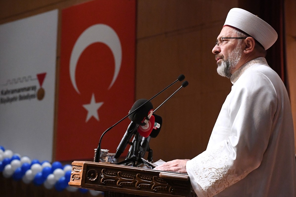Diyanet İşleri Başkanı Ali Erbaş, İslam Alimleri Vakfınca Kahramanmaraş'taki Mehmet Akif Ersoy...