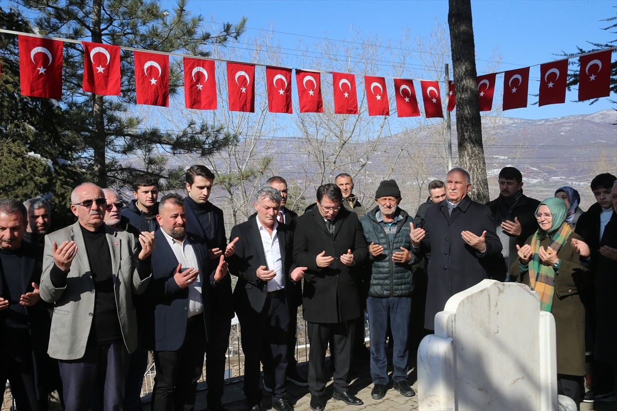 Dünya şampiyonu milli güreşçi Hüseyin Akbaş, vefatının 36. yılında Tokat'ın Almus ilçesindeki...