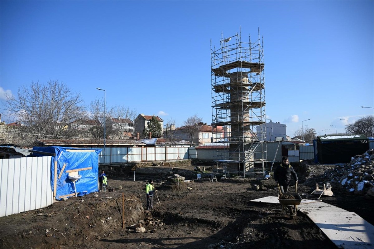 Edirne'de bugüne sadece minaresinin yıkılmamış kısmı ulaşan Şeyh Şüceaddin Camisi'nin restorasyon...