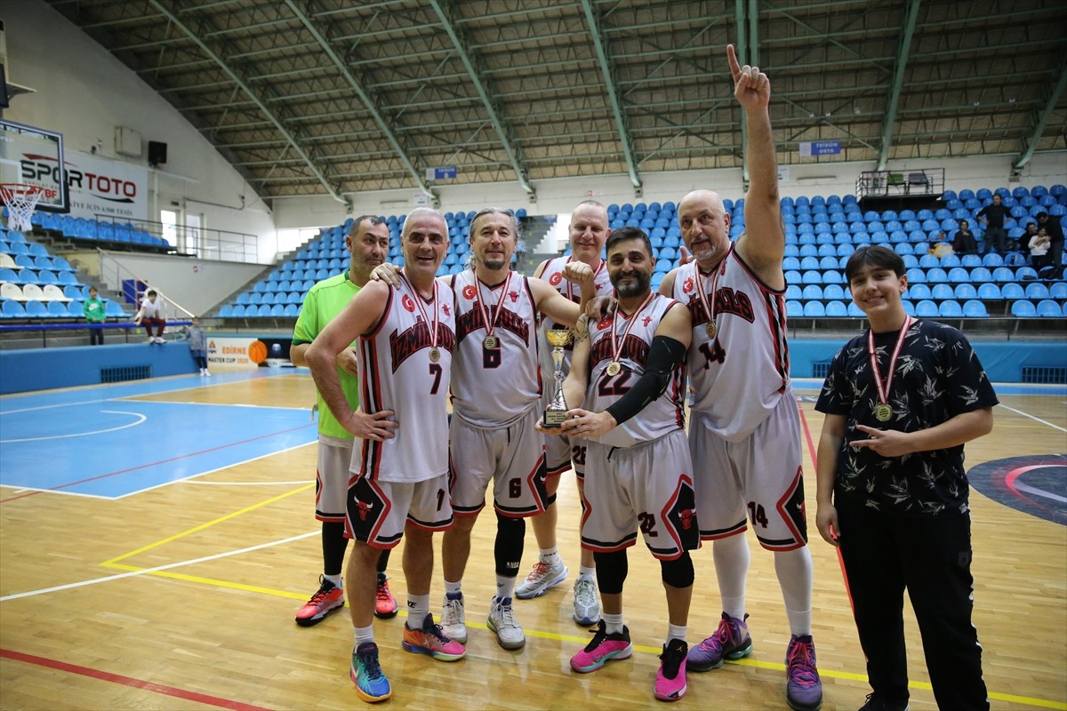 Edirne Uluslararası Veteran Basketbol Turnuvası final karşılaşmalarıyla sona erdi.