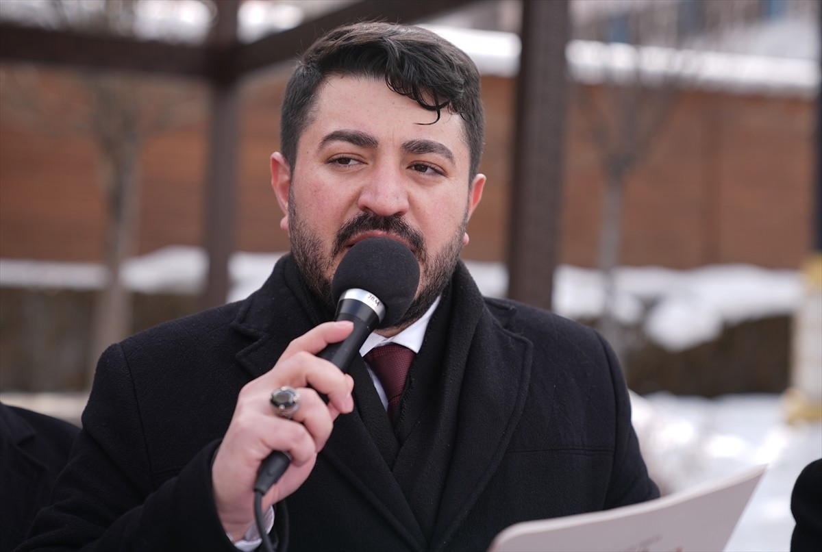 Erzurum'da cuma namazı sonrası ABD Başkanı Donald Trump'ın "Gazze'yi devralma" planına tepki...