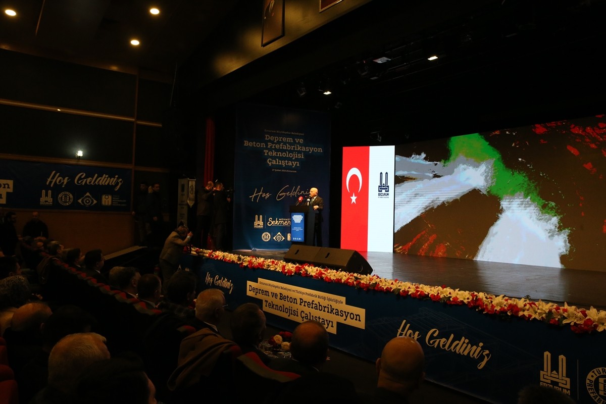 Erzurum'da düzenlenen Deprem ve Beton Prefabrikasyon Teknolojisi Çalıştayı'nda depreme dayanıklı...