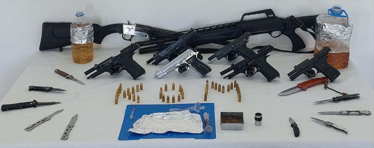 Erzurum'da düzenlenen uyuşturucu operasyonunda 7 şüpheli gözaltına alındı. Operasyonda, bir miktar...