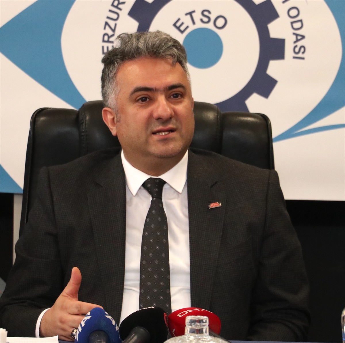 Erzurum'da üretimi yapılan burma bilezik, Türk Patent ve Marka Kurumunca coğrafi işaretle tescil...