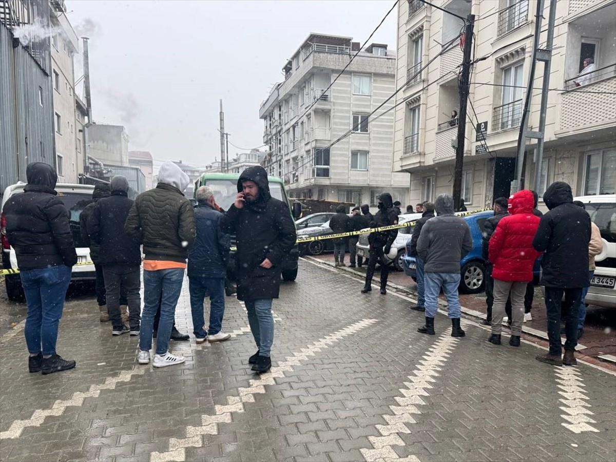 Esenyurt Akçaburgaz'da bir evde ikamet eden Sercan G. ile Sibel G. çifti henüz bilinmeyen nedenle...