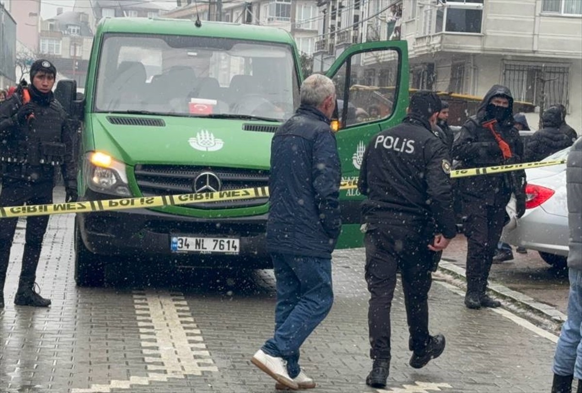 Esenyurt Akçaburgaz'da bir evde ikamet eden Sercan G. ile Sibel G. çifti henüz bilinmeyen nedenle...