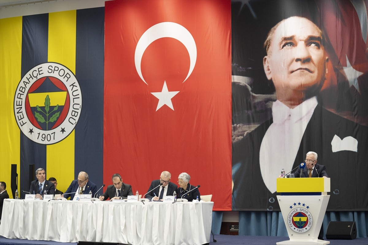  Fenerbahçe Kulübü Yüksek Divan Kurulu (YDK) toplantısı Kalamış'ta bulunan Fenerbahçe Faruk Ilgaz...