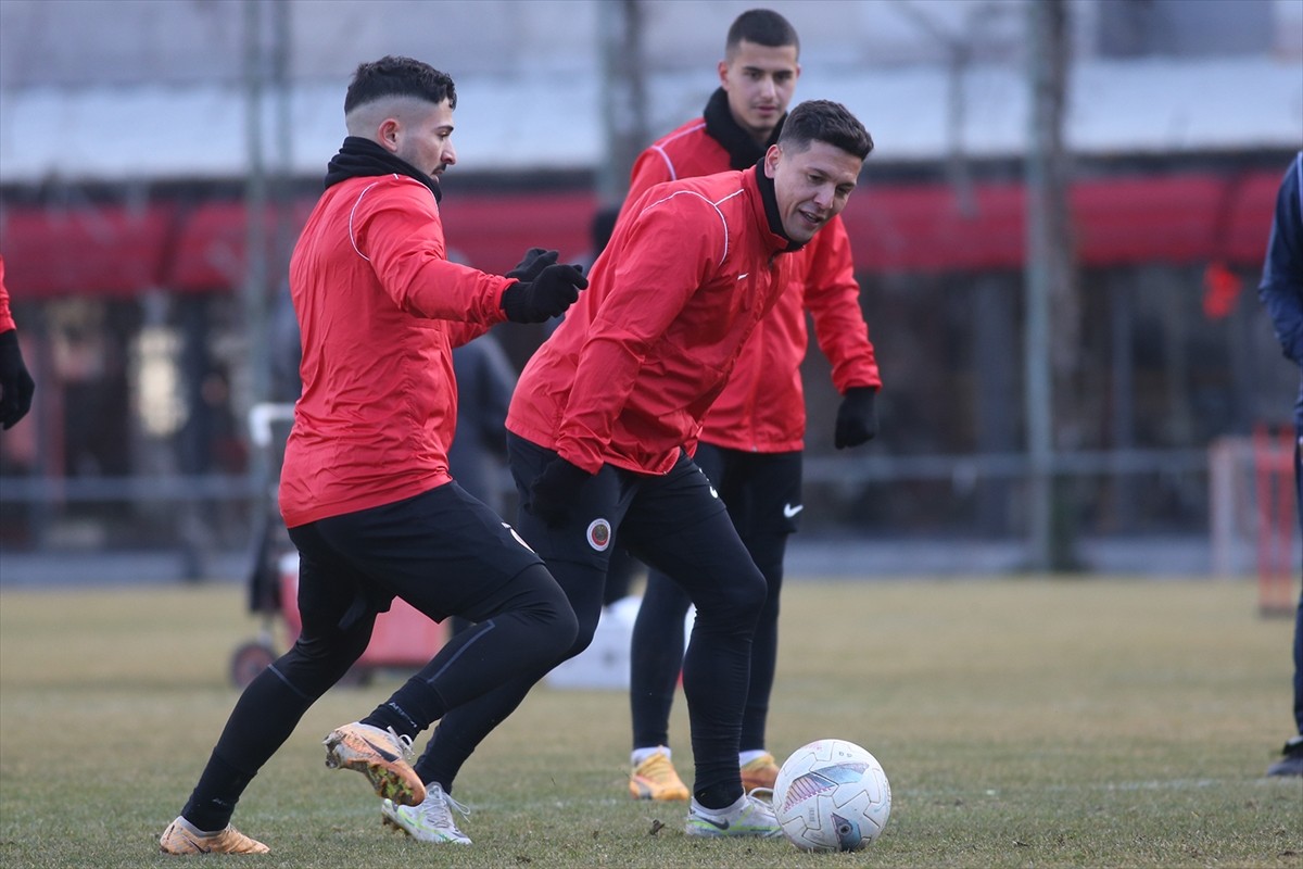 Gençlerbirliği, Trendyol 1. Lig'in 23. haftasında yarın sahasında Esenler Erokspor ile oynayacağı...