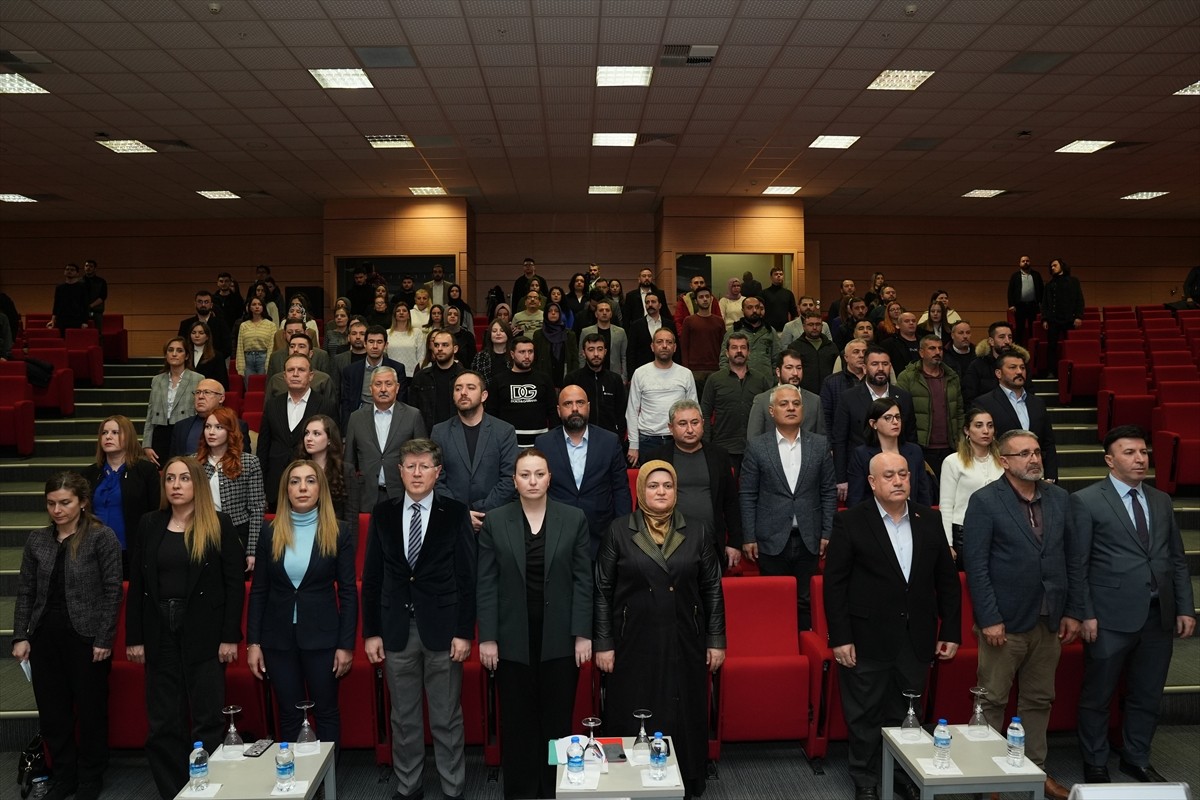 Hacettepe Üniversitesi (HÜ) ve HAK-İŞ Konfederasyonu ortaklığında, üniversitenin Hukuk...