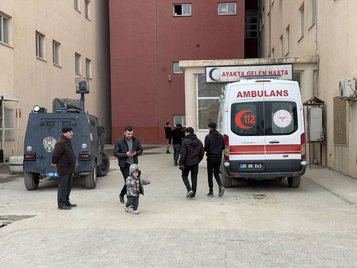 Hakkari'de 43 öğrenci, gıda zehirlenme şüphesiyle tedavi altına alındı. Bağışlı Mehmetçik İlk ve...