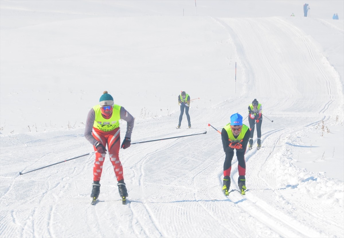 Hakkari'nin Yüksekova ilçesinde düzenlenen Türkiye Kayaklı Koşu 1. Etap Yarışları sona...