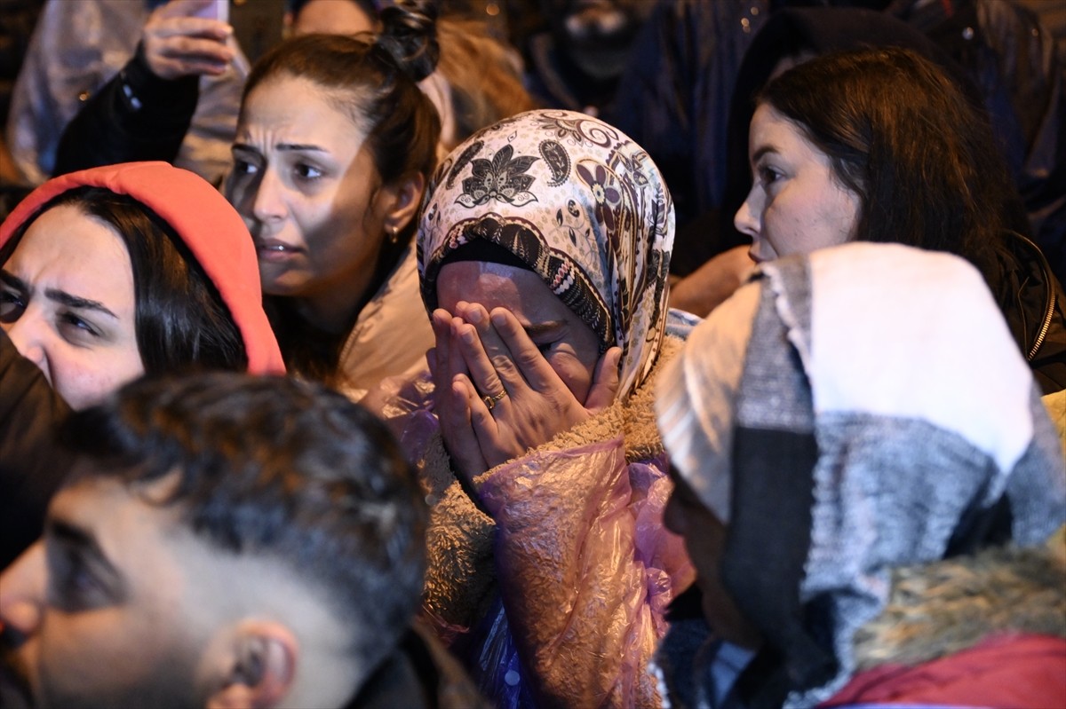 Hatay'da 6 Şubat 2023'te meydana gelen depremlerde yaşamlarını yitirenler için 04.17'de anma...