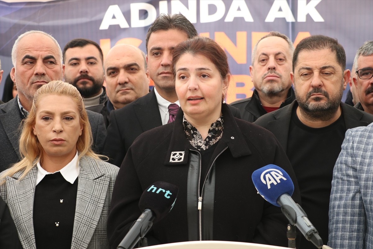 Hatay'da AK Parti teşkilatları, 28 Şubat "postmodern darbesi"nin 28. yılı dolayısıyla açıklama...