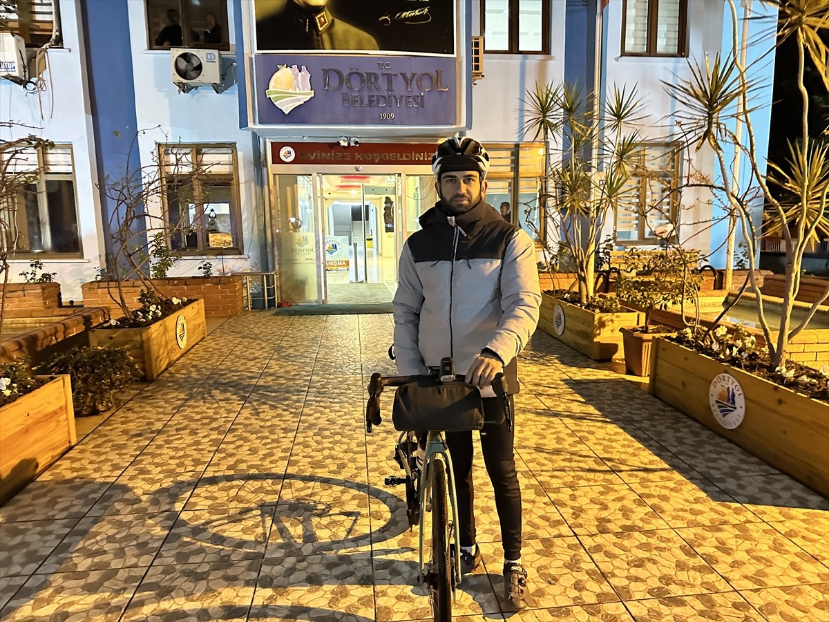 Hatay'ın Dörtyol ilçesinde yaşayan Fikri Önal, Kahramanmaraş merkezli 6 Şubat 2023'teki...