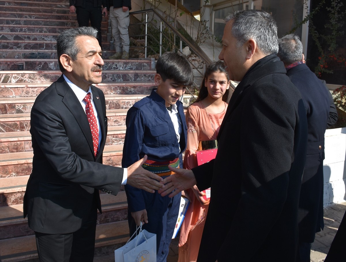 İçişleri Bakanı Ali Yerlikaya,(sağda) Şırnak'taki temasları kapsamında Valiliği ziyaret etti, Vali...