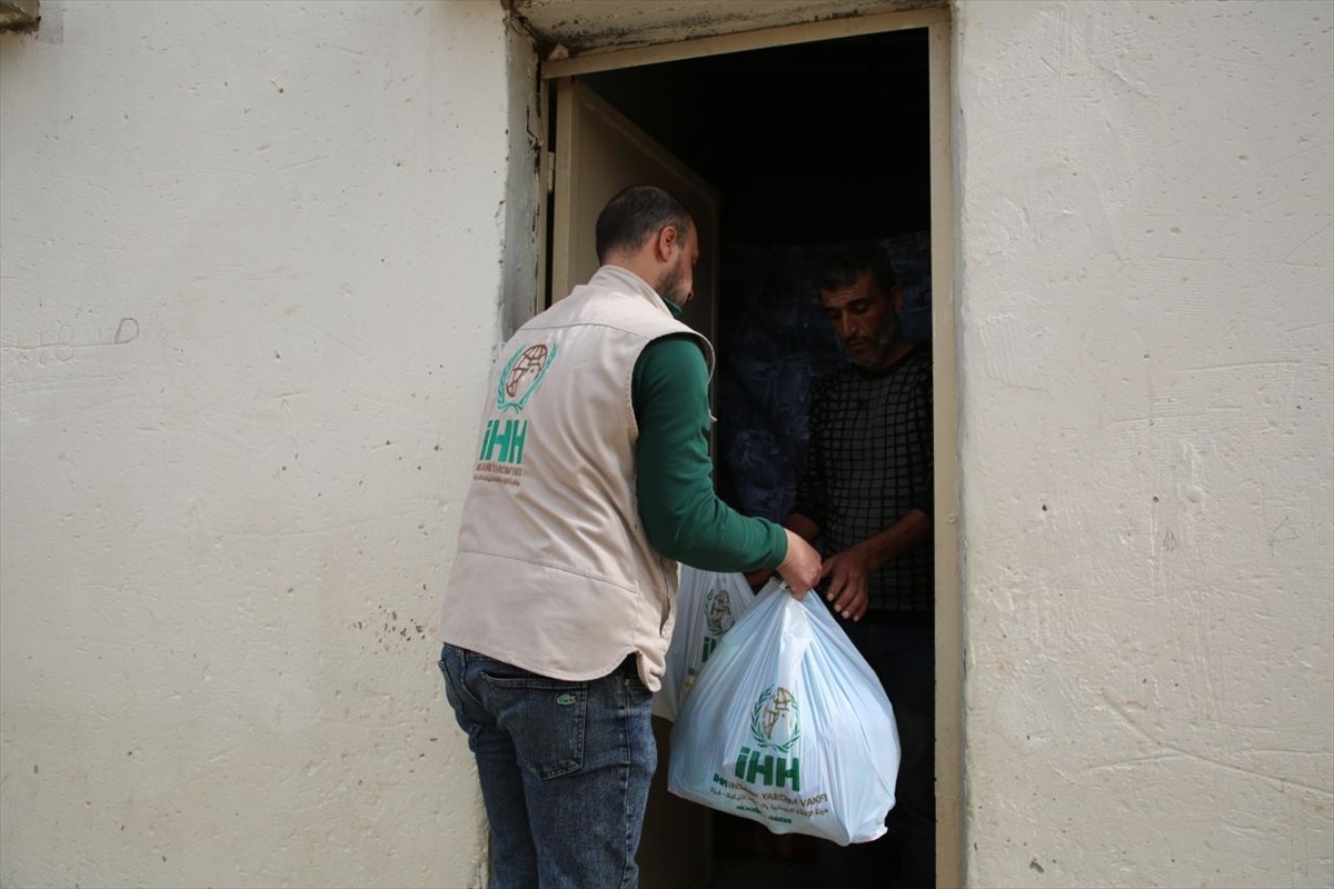 İnsan Hak ve Hürriyetleri (İHH) İnsani Yardım Vakfı, ramazan ayında Türkiye dahil 67 ülkede 4...