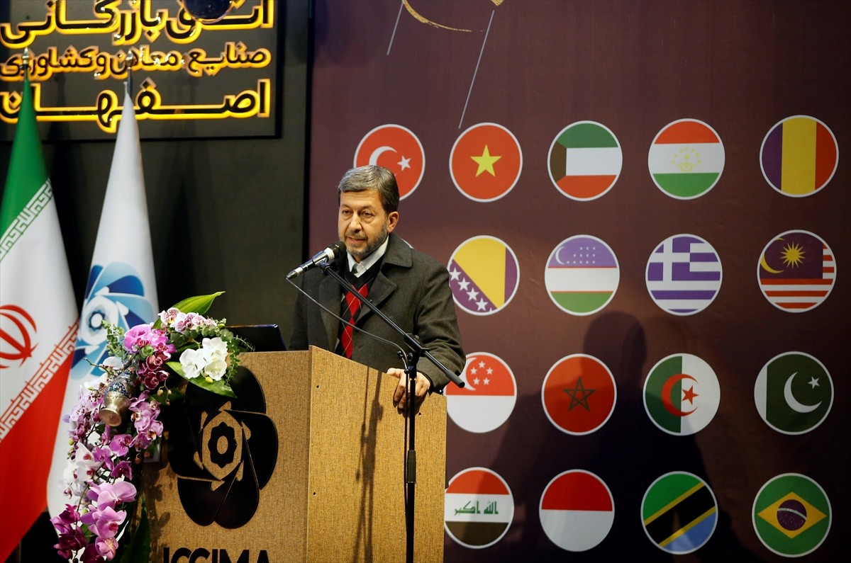 İran'ın kültür ve turizm şehri Isfahan’da Türkiye’nin de aralarında olduğu 24 ülkeden turizm...