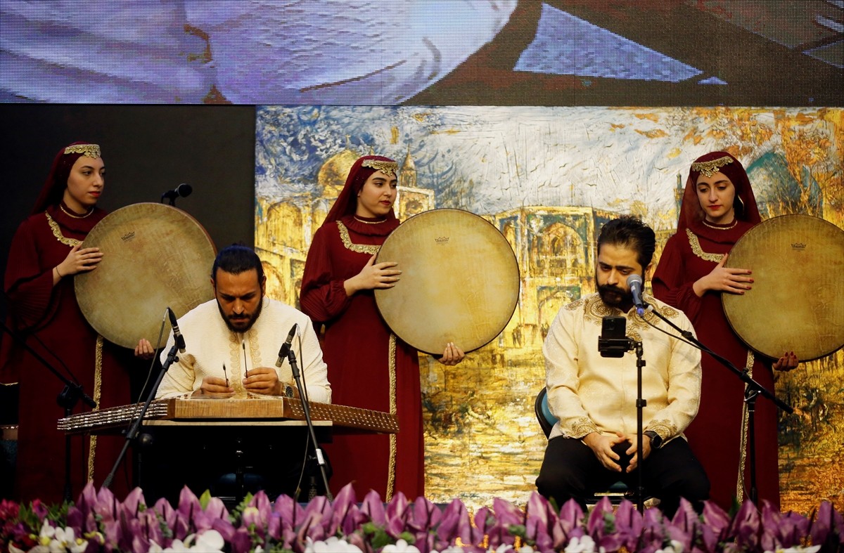 İran'ın kültür ve turizm şehri Isfahan’da Türkiye’nin de aralarında olduğu 24 ülkeden turizm...