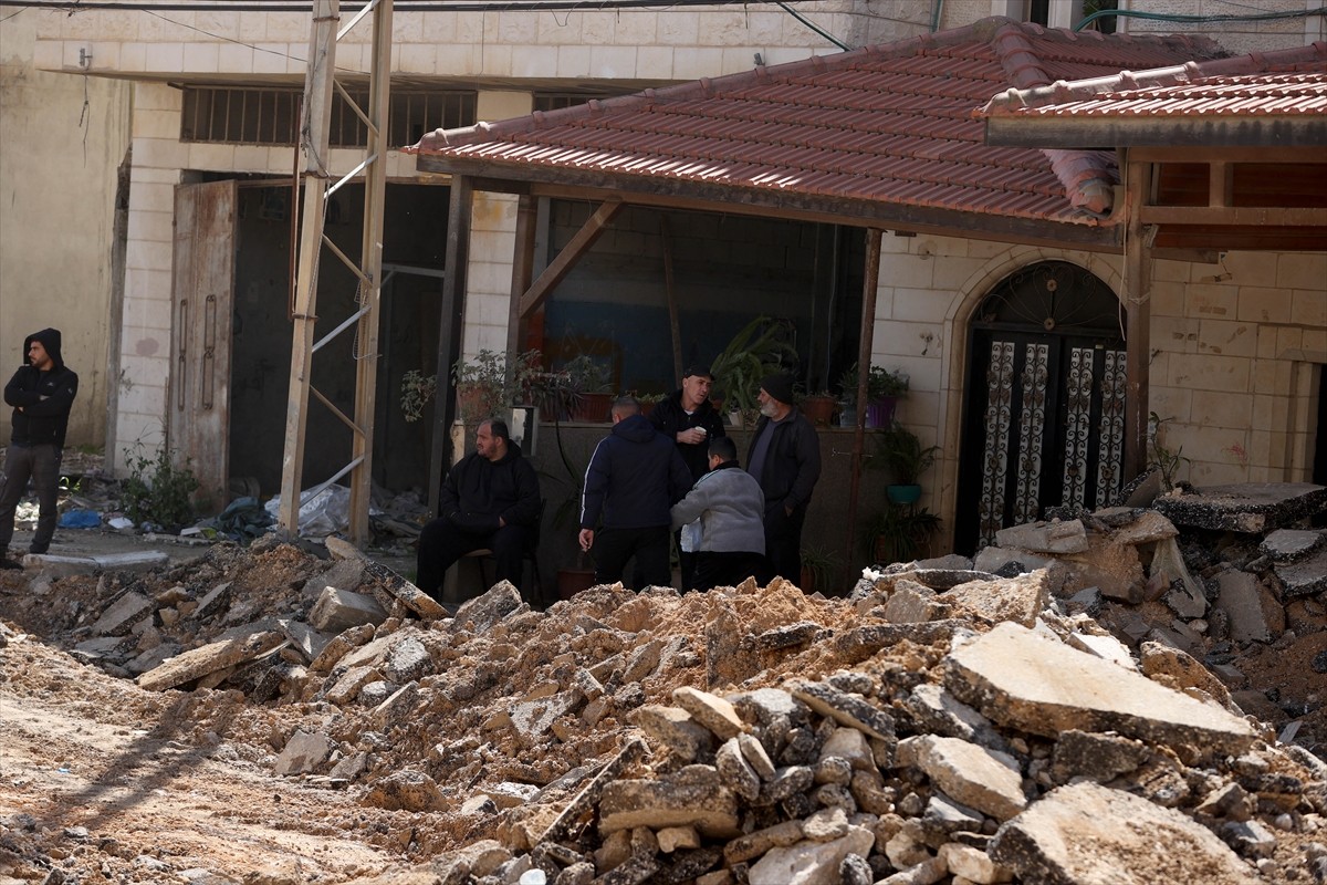 İşgal altındaki Batı Şeria'nın kuzeyinde Nablus kentine baskın düzenleyen İsrail ordusu, 48 saat...