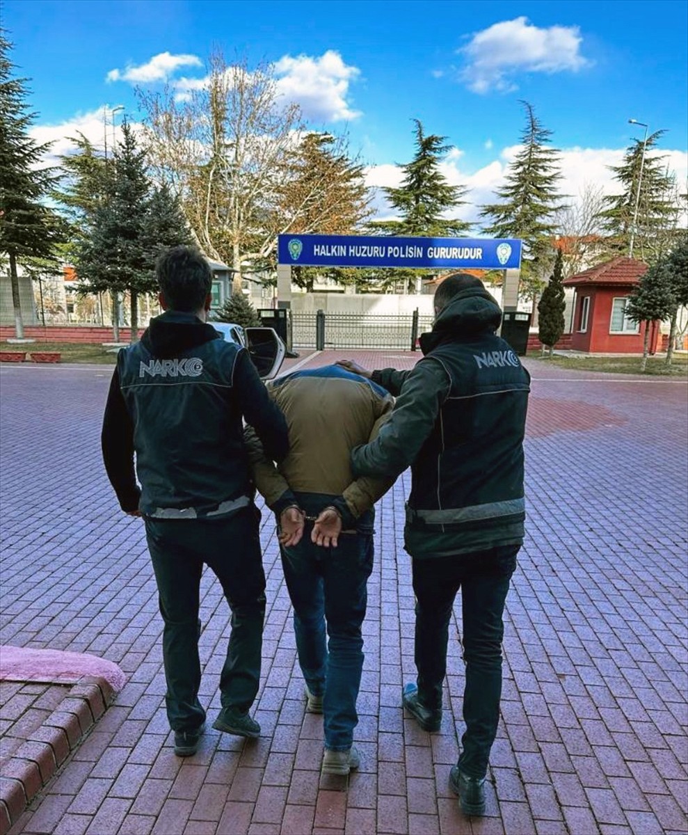 Isparta'da düzenlenen uyuşturucu operasyonunda 1 şüpheli tutuklandı.