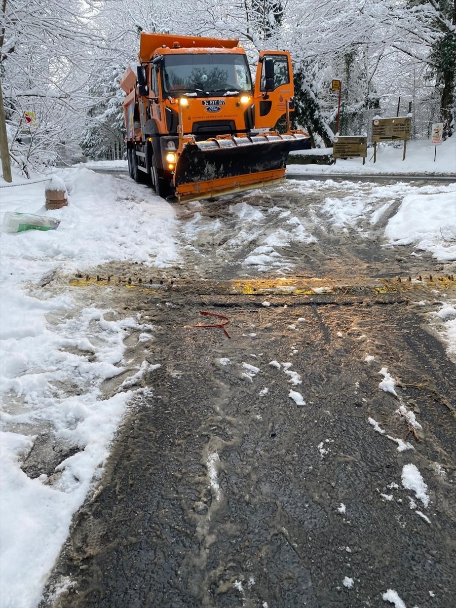 İstanbul Büyükşehir Belediyesi (İBB) Afet Koordinasyon Merkezi (AKOM), kentte 5 gündür etkili olan...