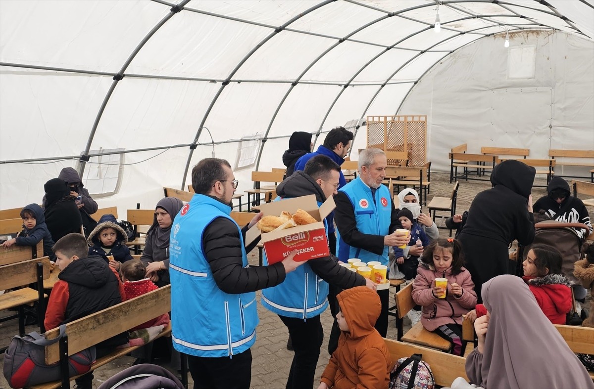 İstanbul Müftülüğü ve Türkiye Diyanet Vakfı (TDV) İstanbul Şubesi tarafından Kilis, Suriye Azez...