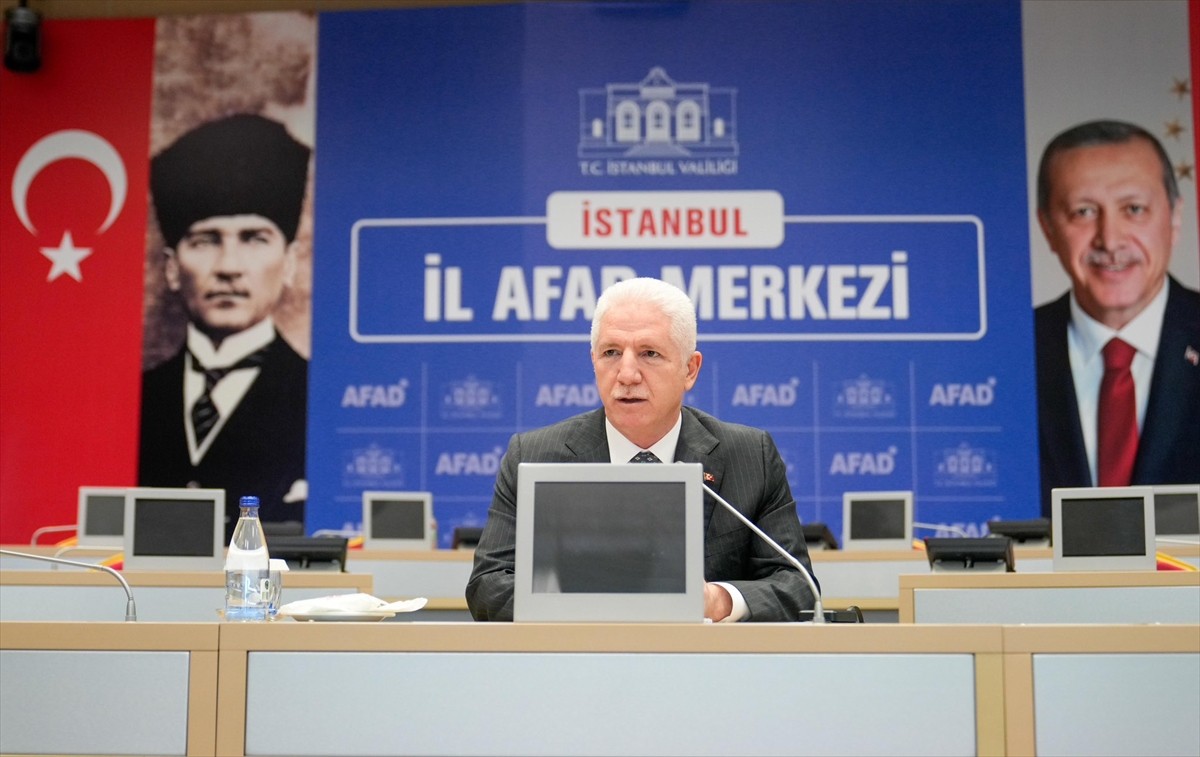 İstanbul Valisi Davut Gül başkanlığında, mülki idare amirleri, adli yargı mensupları ve ilgili...