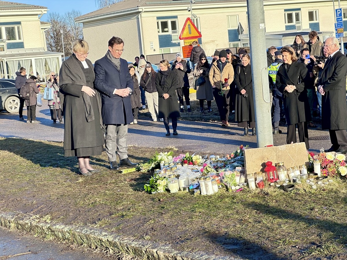 İsveç Kralı Carl 16. Gustaf ve eşi Kraliçe Silvia ile İsveç Başbakanı Ulf Kristersson ve eşi...