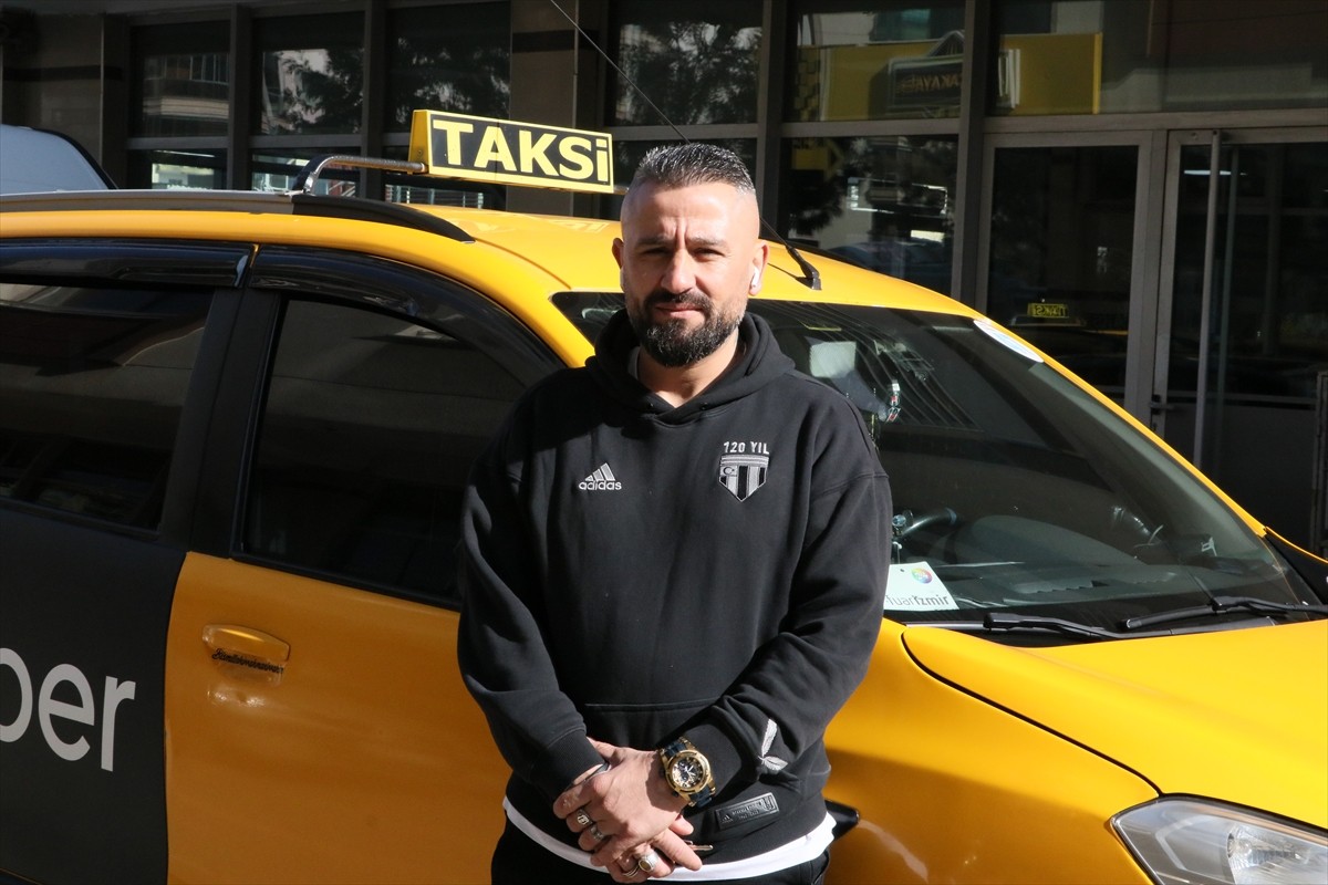 İzmir'de askeri üniforma giyerek birçok taksiciyi dolandırdığı iddiasıyla tutuklanan kişi hakkında...