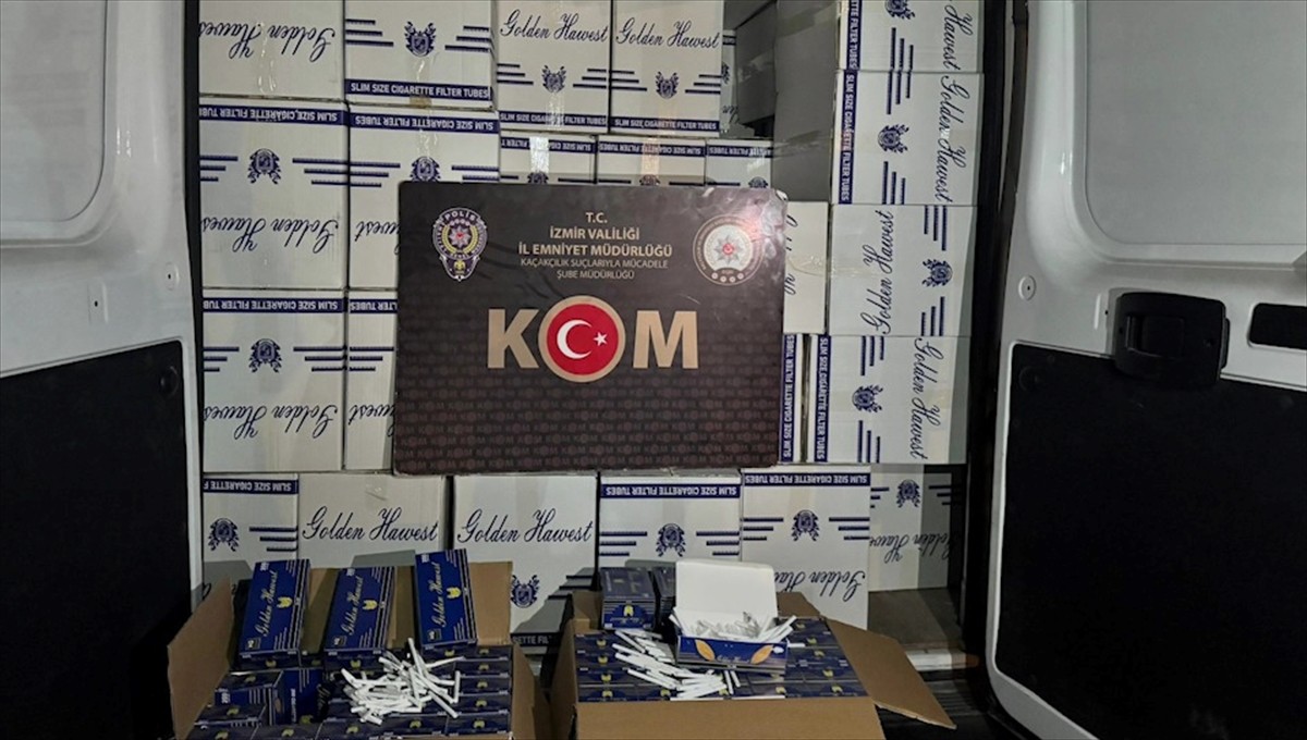 İzmir'in Kemalpaşa ilçesinde düzenlenen operasyonda 7 milyon 320 bin kaçak makaron (filtreli...