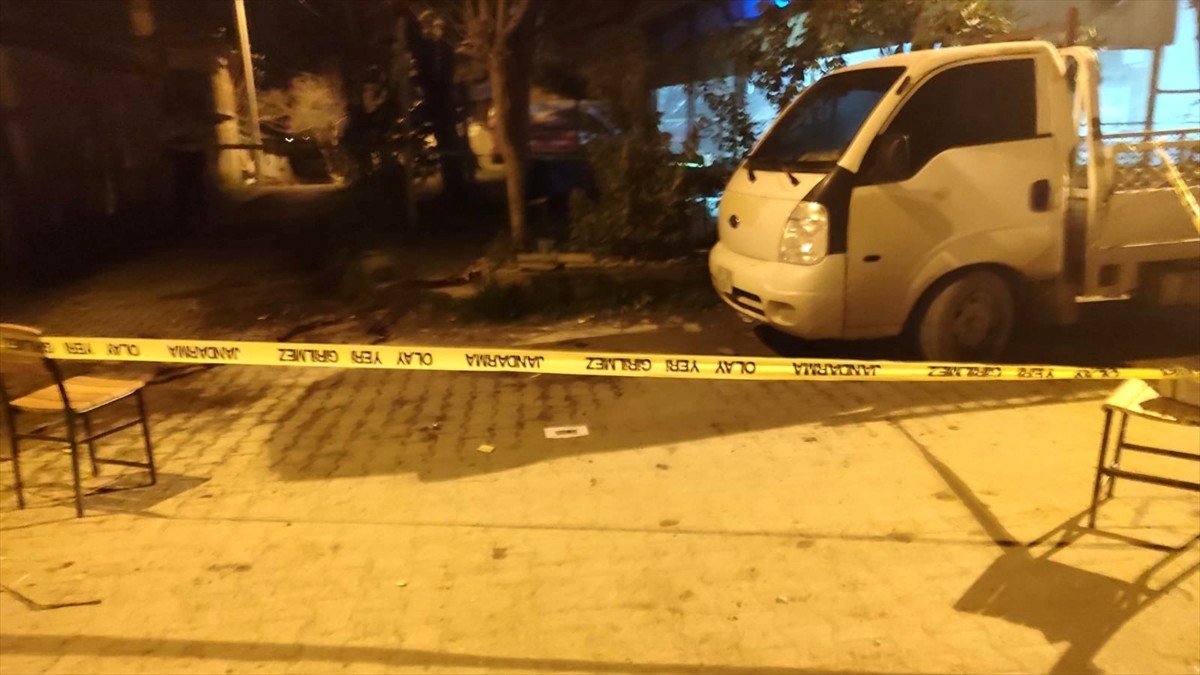 İzmir'in Ödemiş ilçesinde çıkan silahlı kavgada 1 kişi hayatını kaybetti. <div> </div> 