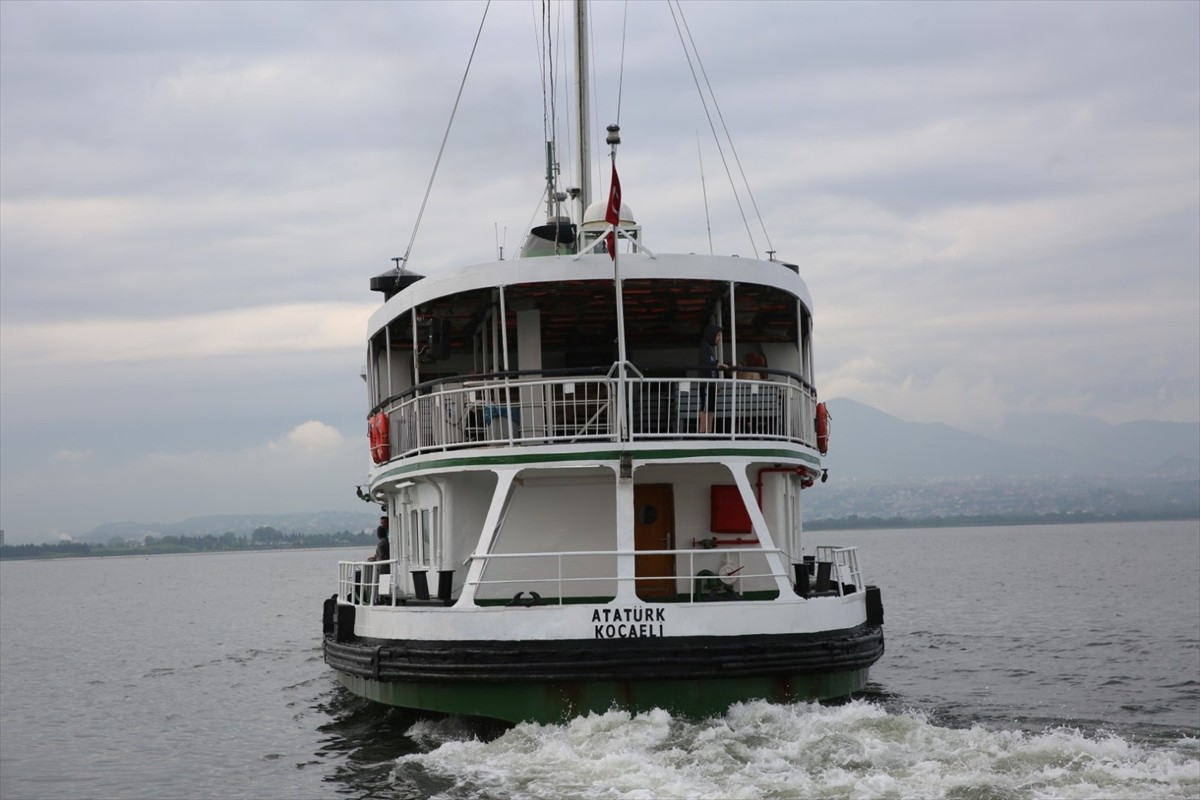 İzmit Körfezi'nde 36 yıl yolcu taşımacılığı yaptıktan sonra 2024'te limana demirleyen Atatürk...