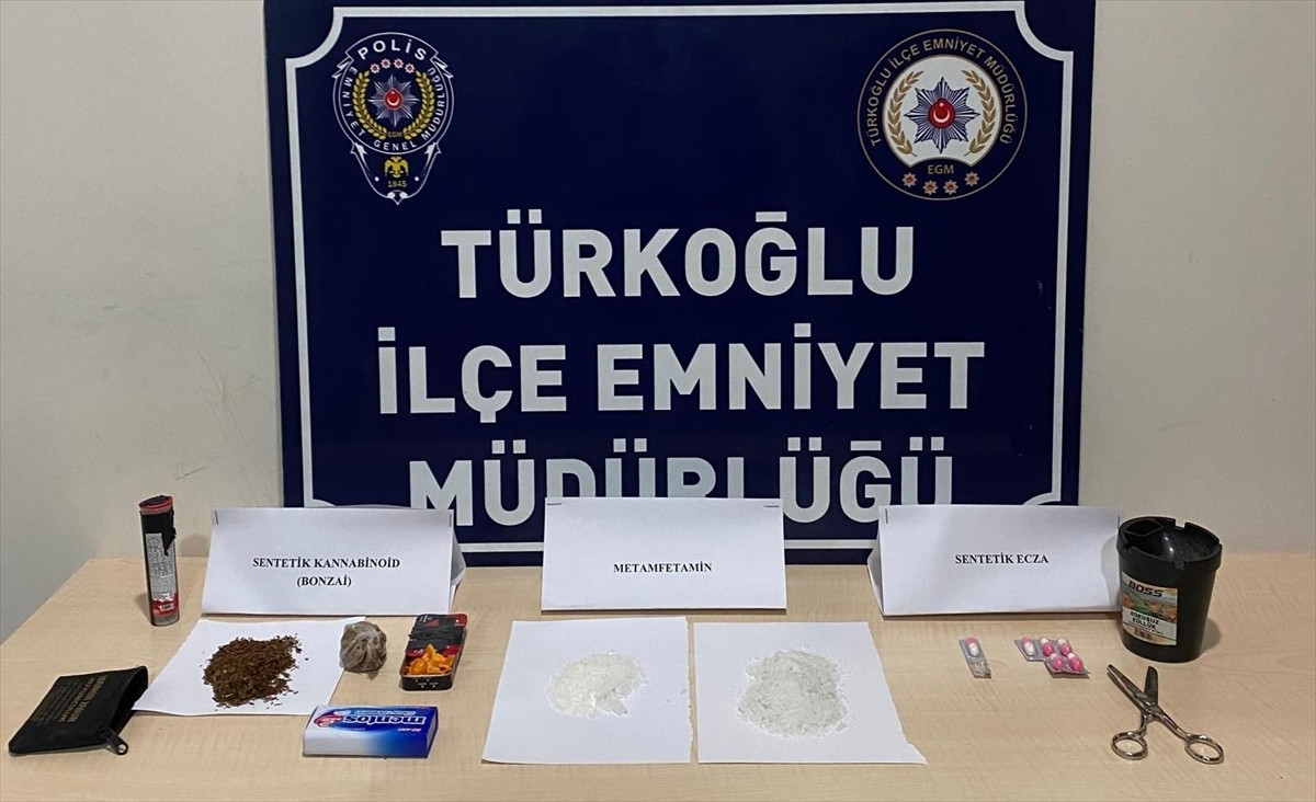 Kahramanmaraş'ın Türkoğlu ilçesinde uyuşturucu madde ticareti yaptıkları iddiasıyla gözaltına...